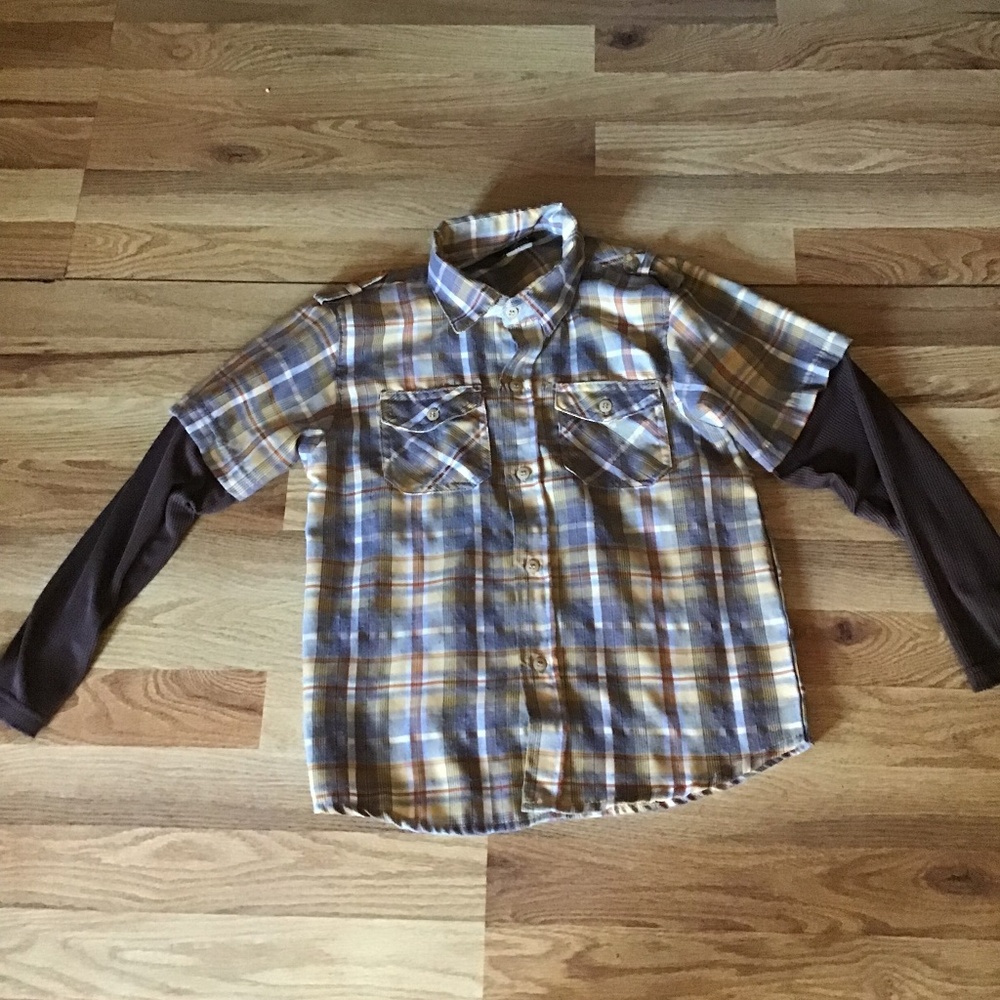 plain out trsyt shirt